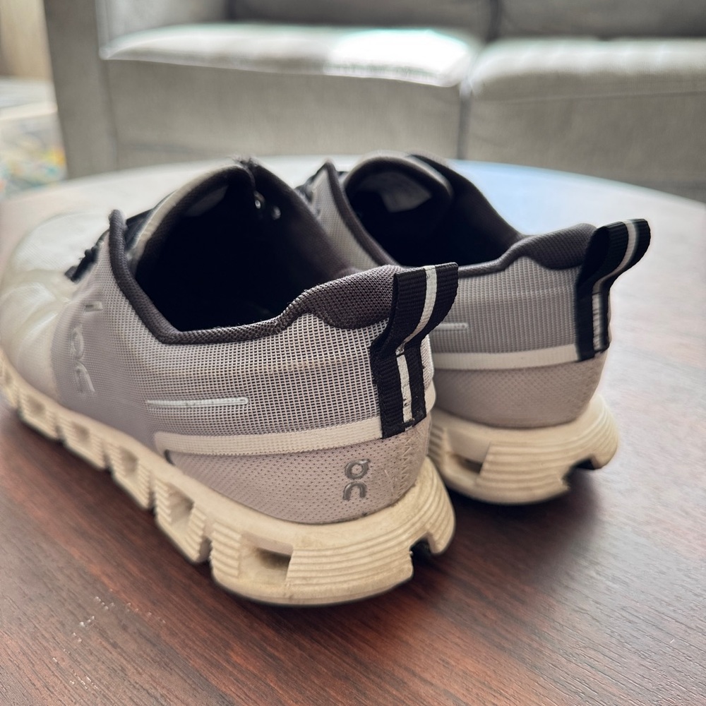 On Cloud 5 Women’s Size 8.5 Gray and Black Athletic Shoes with CloudTec Sole - Picture 3 of 8